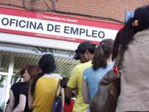 España impone excesivas restricciones de trabajo a extranjeros